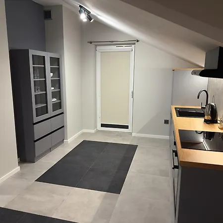 Appartamento N, Trabki