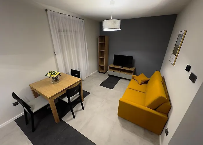Apartman N, Trabki *