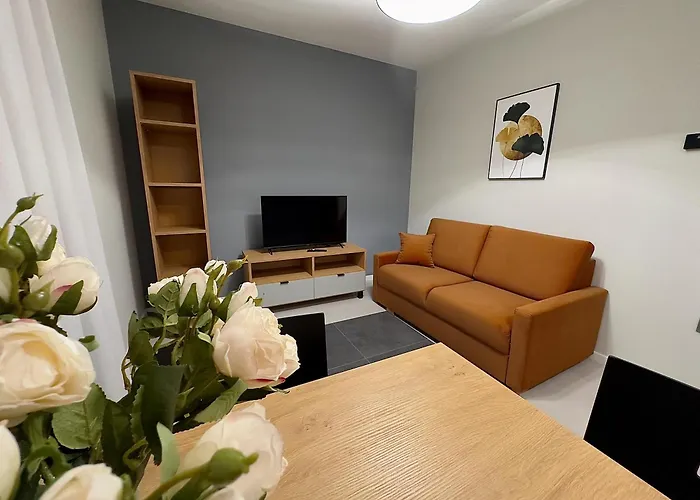 Apartman N, Trabki *